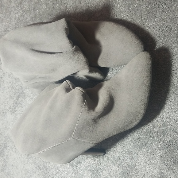 Audrey Brooke gray slouchy gray suede boot size 9.5 - Picture 6 of 9